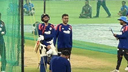 Shubman Gill appeared in pain after being struck on the elbow by a Siraj delivery and received medical attention before returning to face throwdowns | X