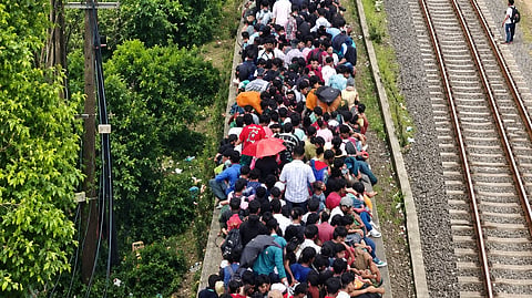Passengers reportedly board goods trains to reach Delhi amid cancellations ahead of CJP protest | Threads