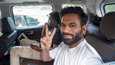 Abhijeet Dipke leaves Mandir Marg Police Station after getting bail | PTI