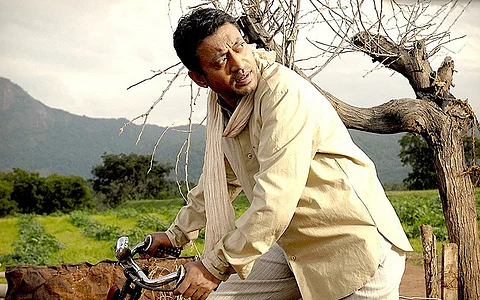 Favorite Irrfan Movie: Irrfan’s Magnetism Shines In Billu