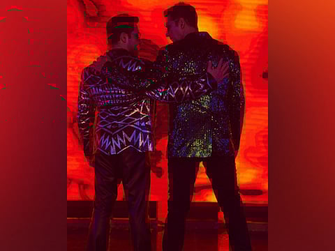 Main Khiladi Tu Anari: Akshay Kumar And Emraan Hashmi’s Dance-off