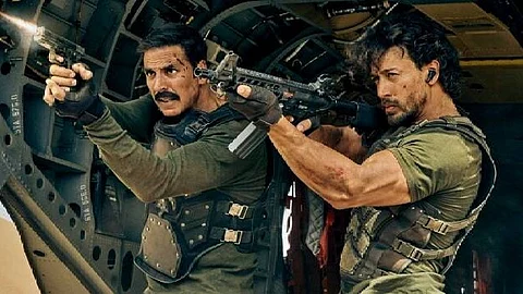 Akshay Kumar and Tiger Shroff in Bade Miyan Chote Miyan