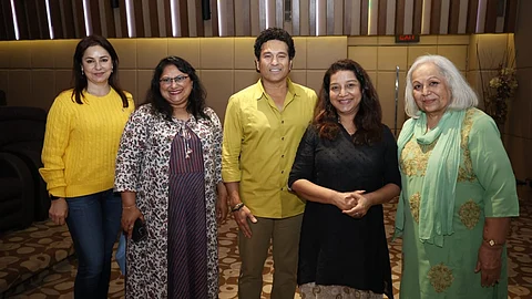 Sachin Tendulkar with Baipan Bhari Deva cast