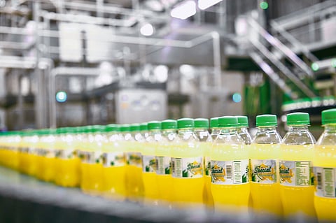 On UCB’s PET line water and soda pop are filled into four different sizes of bottle – here the 330-milliliter variant.