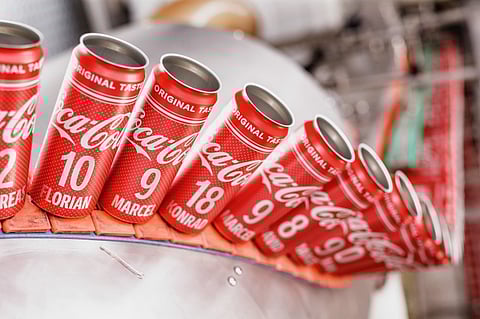 En route to the filler: beverage cans printed with the first names of Austria’s national soccer team for Euro 2020 in the summer of 2021.