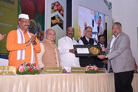 Narendra Tomarji awarded Clover Organic