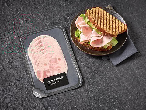 FlatMap for sliced meat
The plastic inlay can be easily separated from the cardboard carrier, to allow for recyclability.
