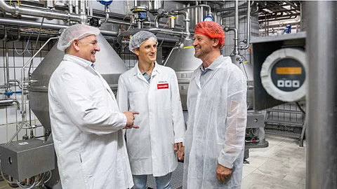 Franz Gründl, Head of Innovation Management at SalzburgMilch (left), Alexander Niedermüller, Head of Maintenance at SalzburgMilch (centre) and project manager Thomas Karl, Sales Engineer at GEA.