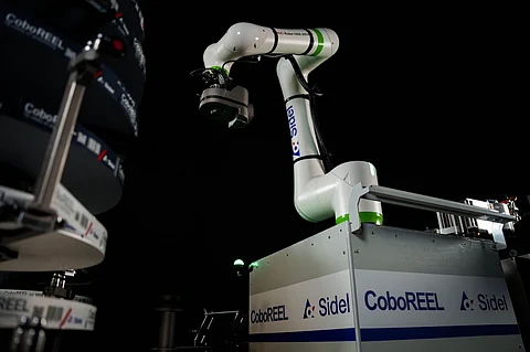 Sidel’s CoboREEL redefines labelling with cobotics and 18-Reel autonomy