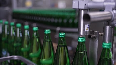 Even at high production speeds, LEIBINGER printers apply clear, legible codes & markings to the Radenska water bottles’ aluminium caps.