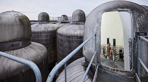 At the Carlsberg Brewery in Fredericia, Denmark, hydraulic valves from Hydract demonstrate how energy savings and digital process control can be combined in large-scale brewing processes.