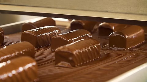 AAK’s new cocoa butter equivalent overcomes enrobing challenges – even when used at high levels 