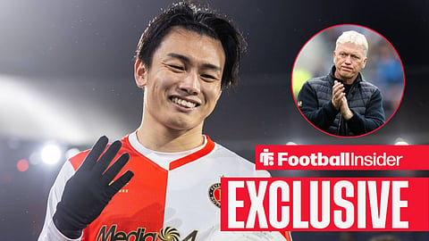 Football Insider exclusive as Feyenoord striker Ayase Ueda holds up four fingers after a game, while Everton manager David Moyes applauds in a circular inset.