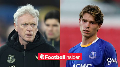 David Moyes on the sidelines with Tyler Dibling in action for Everton