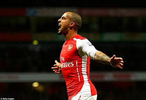 Arsenal offer Theo Walcott new contract - but ask him to take pay cut