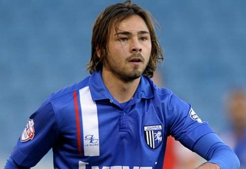 Leeds fans made up as assist king reportedly keen to join
