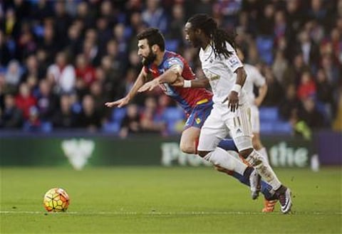 Report: Leeds eye swoop for experienced Premier League striker