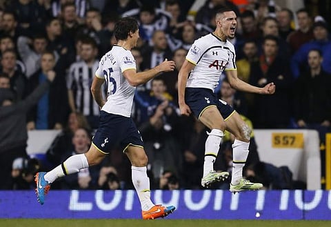 On-loan international midfielder wants to create Tottenham connection with Stambouli