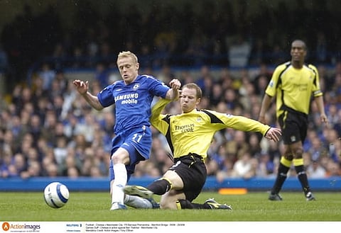Football - Chelsea v Manchester City - FA Barclays Premiership - Stamford Bridge - 05/06 - 25/3/06
Damien Duff - Chelsea in action against Ben Thatcher - Manchester City
Mandatory Credit: Action Images / Tony O'Brien
NO ONLINE/INTERNET USE WITHOUT A LICENCE FROM THE FOOTBALL DATA CO LTD. FOR LICENCE ENQUIRIES PLEASE TELEPHONE +44 207 298 1656.