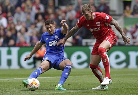 View: Leeds must sign 28-year-old Championship captain after manager comments