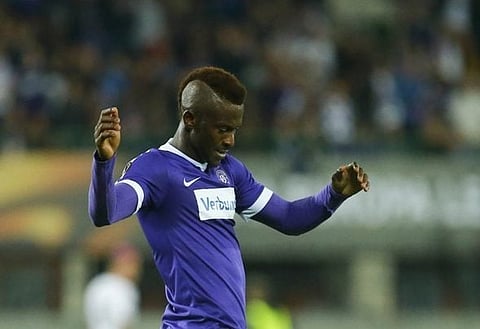 PL giants hijack Newcastle move for 24-goal striker after player jets in for talks - report