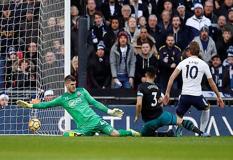 'Business-class' - Collymore delivers shock verdict on Kane, Tottenham man must do this next