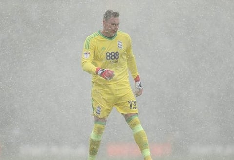 'Big mistake', 'So error prone' - Some Leeds fans fume at reported offer for 32-y/o stopper