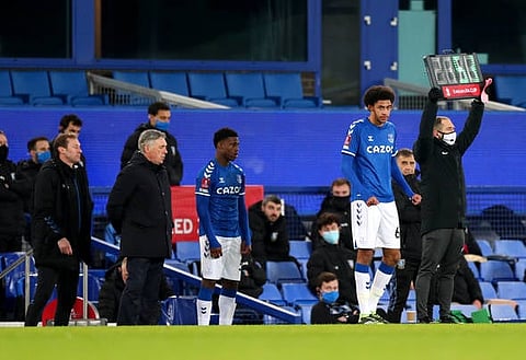 Mills: Small told to seal temporary Everton exit amid reported Leeds interest