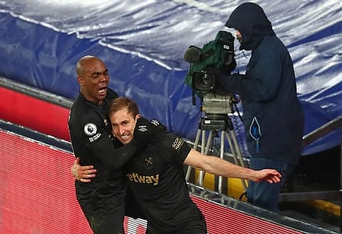 Mills tips West Ham to complete Dawson pre-summer signing after major update