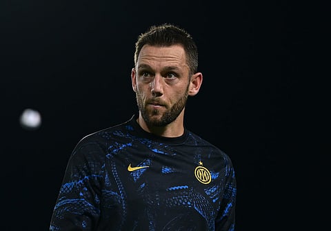 Sources: Conte tells Tottenham to sign De Vrij and believes January deal can be done