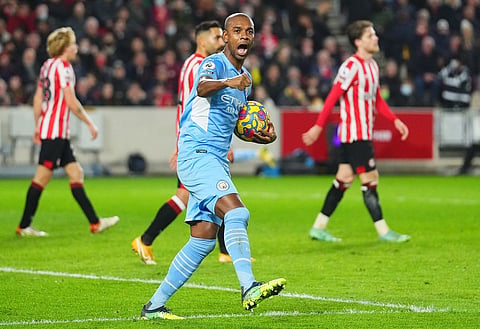Man City have Fernandinho replacement 'lined up'; two Premier League stars on shortlist - pundit