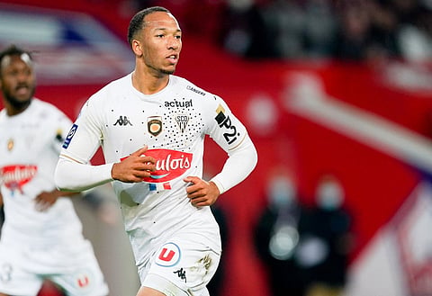 Sources: Nottingham Forest and Norwich City race to sign Enzo Ebosse