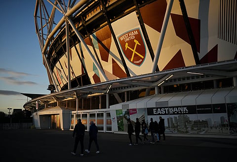 'Look at this' - West Ham fans amazed as latest footage emerges of Alvarez challenge