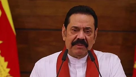 माजी पंतप्रधान महिंदा राजपक्षे यांचे हेलिकॉप्टरमधून पलायन