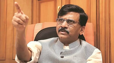 जळगावात राऊतांच्या प्रतिकात्मक पुतळ्याचे दहन