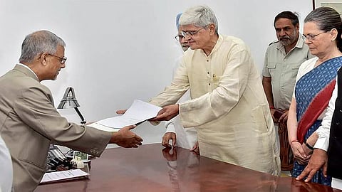 राष्ट्रपतीपदाची उमेदवारी स्वीकारण्यास गोपाळकृष्ण गांधी यांचाही नकार