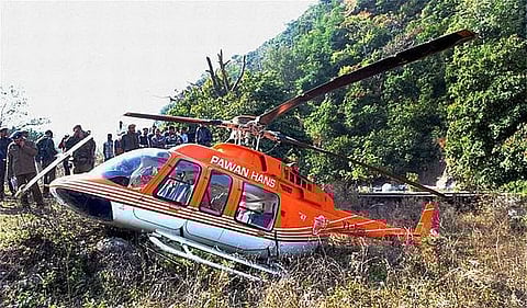 ओएनजीसीचे हेलिकॉप्टर कोसळले, दुर्घटनेत ४ जणांचा मृत्यु