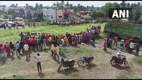 सांगली हादरले ,एकाच कुटुंबातील नऊ जणांचा गुढ मृत्यू