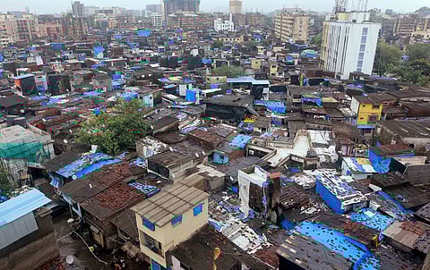 धारावी पुनर्विकासासाठी पहिल्या दिवशी ५० झोपड्यांचे सर्वेक्षण