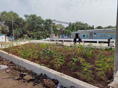 ‘गो शून्य’ या स्वयंसेवी संस्थेच्या सहकार्याने वाडीबंदरमध्ये मध्य रेल्वेचा प्रकल्प
