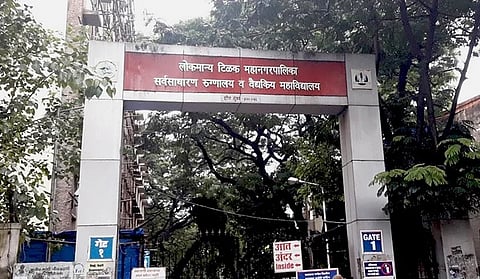 रक्त संकलनात सायन रुग्णालय आग्रसर