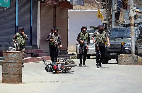 काश्मीरमध्ये अतिरेक्यांकडून टार्गेट किलिंगचे हत्यासत्र सुरूच