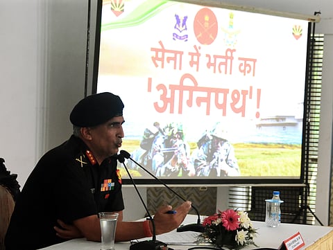 'अग्निपथ’वरून आंदोलनाची ठिणगी,सैन्य भरतीच्या नव्या योजनेला तरुणांचा विरोध