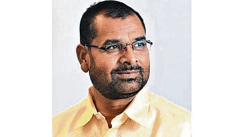 सदाभाऊ खोतांचा रस्ता अडवणाऱ्या हॉटेल मालकावर गुन्हा दाखल