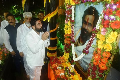 गुरुपौर्णिमेनिमित्त एकनाथ शिंदे यांच्या कडून बाळासाहेब ठाकरे व दिघेंच्या स्मृतींना वंदन