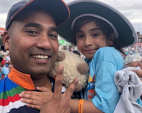 रोहित शर्माच्या षटकाराने चिमुकली झाली जखमी