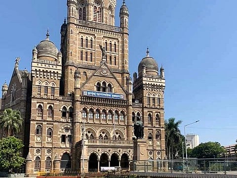 एलिफंटा बेटावरील व्यावसायिकांवर उपासमारीचे संकट; ८३ दुकाने हटविण्याचे महाराष्ट्र मेरिटाईम बोर्डाच्या अधिकाऱ्यांचे आदेश