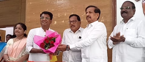 नवी मुंबईतील शिवसेनेच्या गवते दाम्पत्याचा भाजपामध्ये प्रवेश