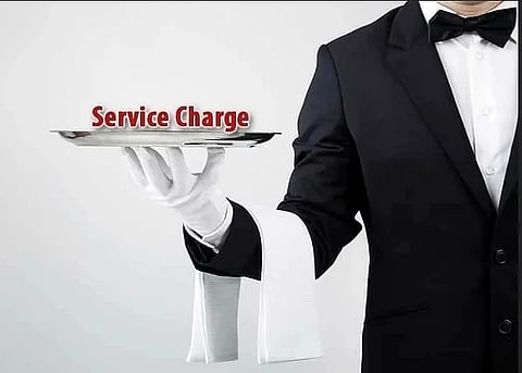 हॉटेलमधील सेवा शुल्कावर बंदी...