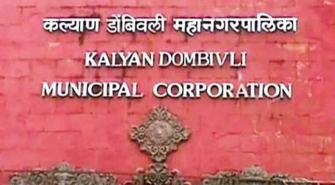 थकबाकीपोटी वाहनतळावर केडीएमसी पालिकेची कारवाई